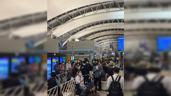 日本关西机场保安系统今午故障，大批乘客滞留。纵横游FB