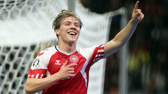 贺隆特是丹麦当红炸子鸡，过去3场欧国外共入5球。Reuters