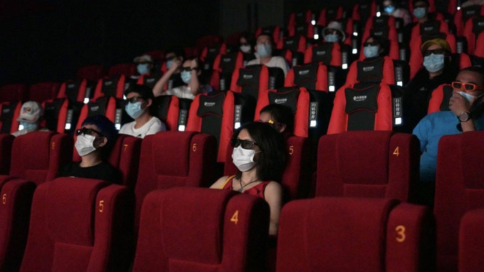 春节是内地热门的电影档期，但往往有舆论批评票价过高。资料图片