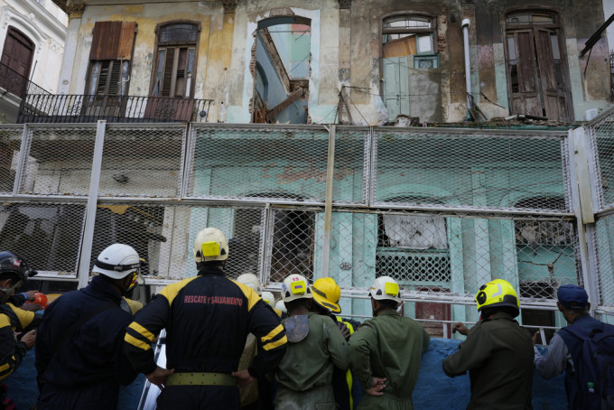 古巴首都夏湾拿有楼宇倒塌。美联社