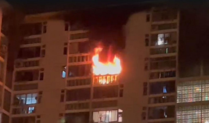 新田圍邨一單位發生火警。讀者提供