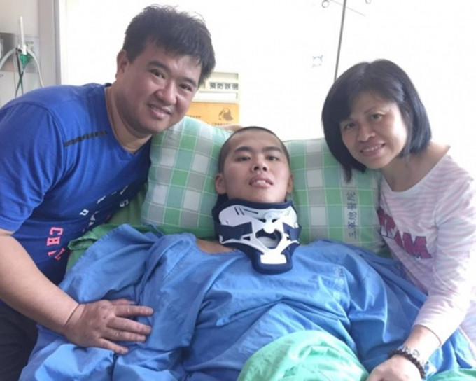 秦良丰已转入普通病房。台湾三军总医院图片