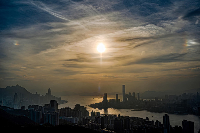 市民Ricky Lai 5月6日在维港拍摄。天文台图片