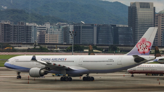 台湾当局宣布旅客自5日起毋须再时登机前核酸检测结果上机。路透社资料图片