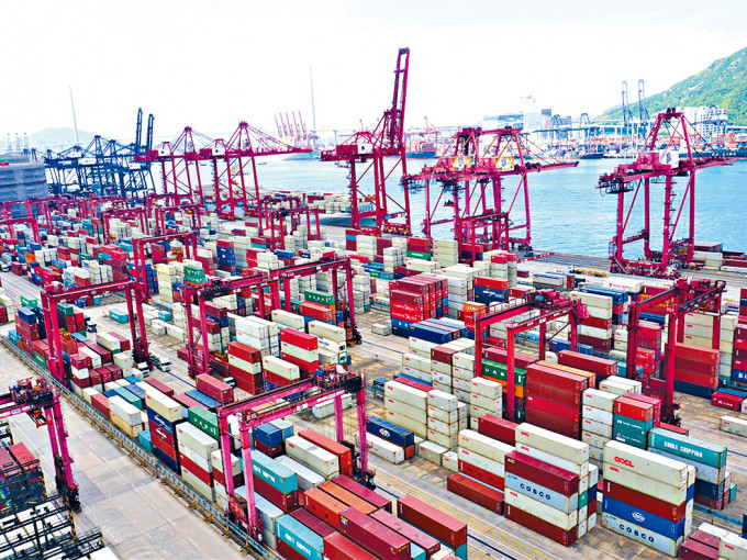 政府统计处昨公布7月进出口数字，出口货值按年增长26.9%，略胜预期。