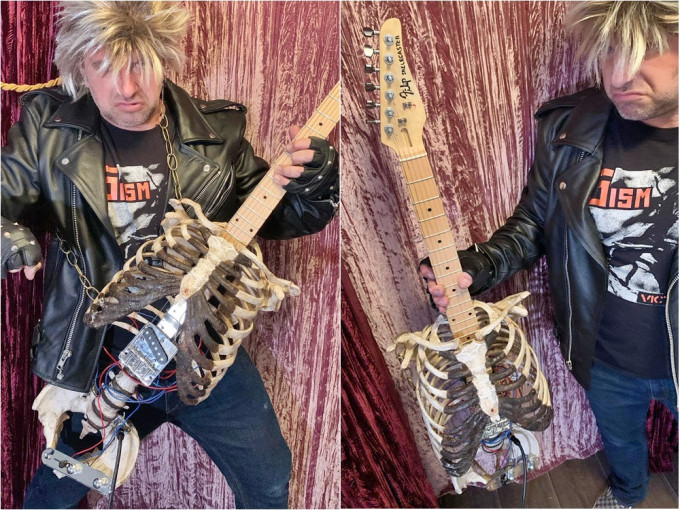 美国摇滚乐手将舅舅的骸骨制成吉他，称「这是最完美的致敬」。网图