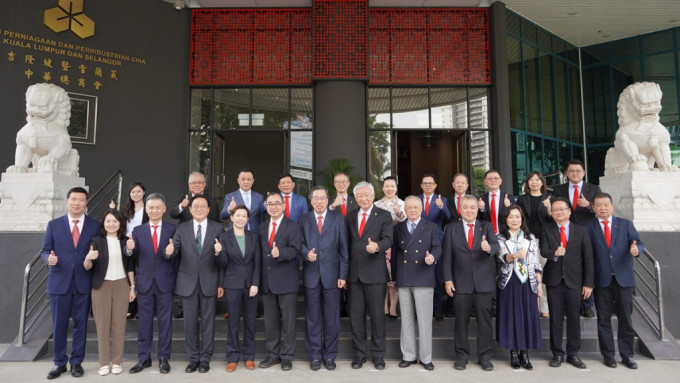 立法会主席梁君彦率领的立法会考察团早前展开为期7天在马来西亚、印尼和新加坡的职务考察。梁君彦FB图片