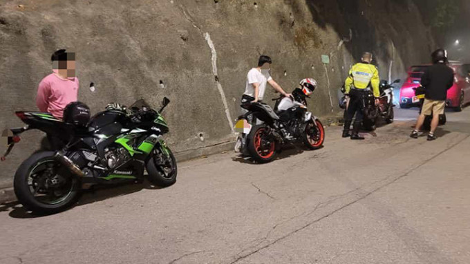 行動中，警員偵測到286輛車輛涉嫌超速，遂發出定額告票及傳票。警方圖片