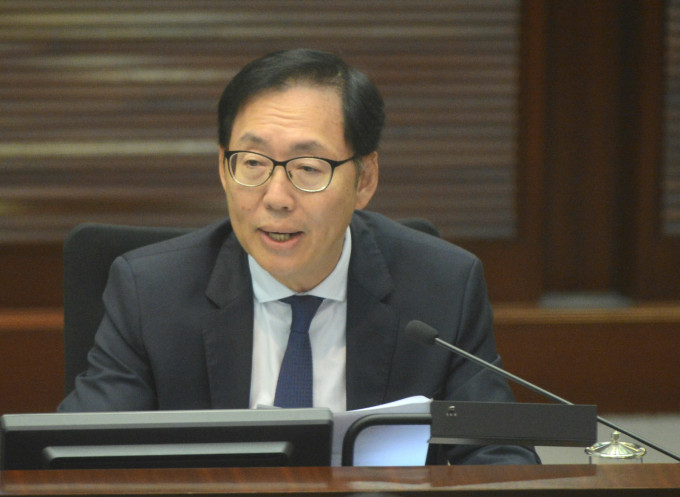 财委会主席陈健波吁弃政治歧见顾及民生。资料图片