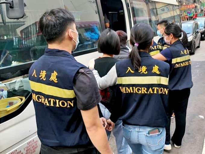 入境處在反非法勞工行動中拘捕5人。