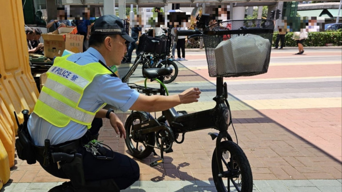 警方新界南打擊非法電動可移動工具。警方提供