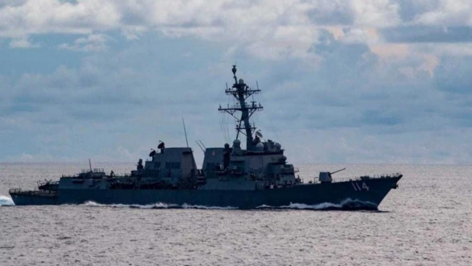 美國導彈驅逐艦約翰遜號日前通過台灣海峽。網圖