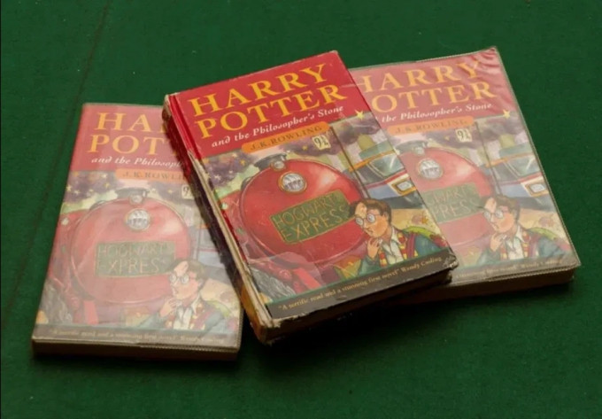 《哈利波特》初版小說，每本都價值數千英鎊以上。(網圖)