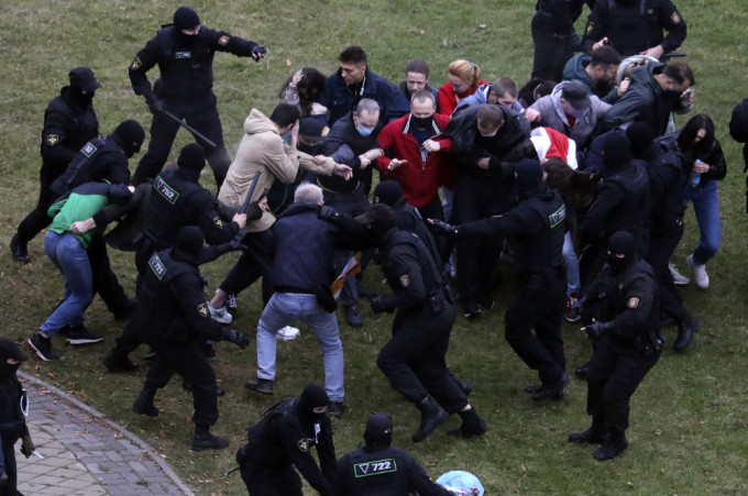 白俄罗斯示威持续，警方武力镇压驱散。AP图片