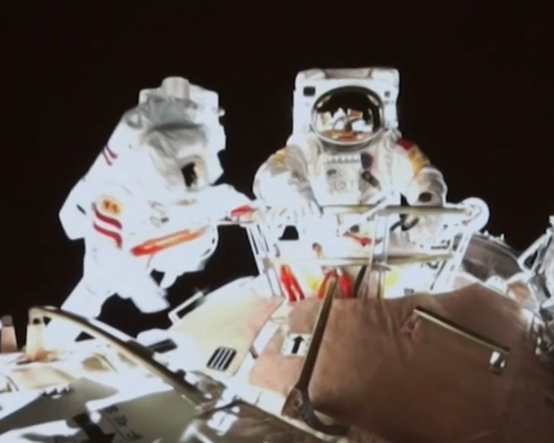神舟十三號兩名太空人早前成功出艙。新華社