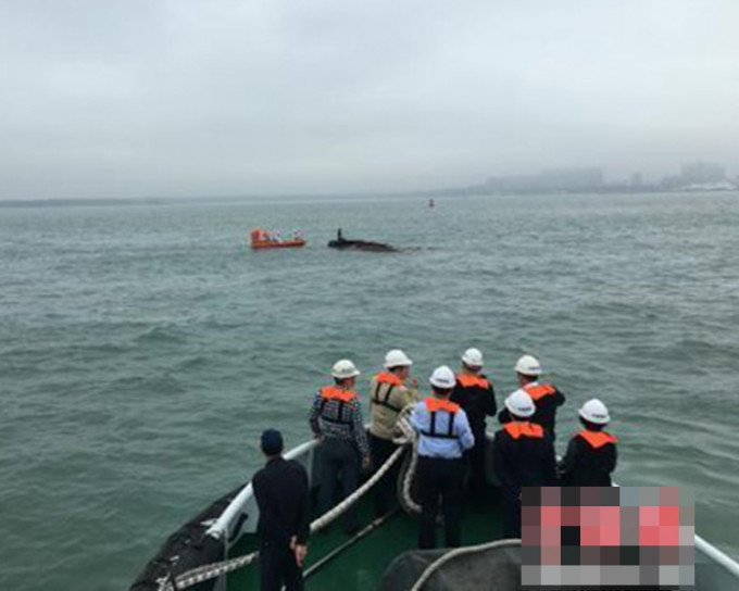 救援人员目前仍在海上搜救。网图