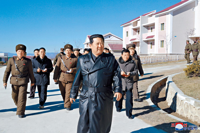■北韩领袖金正恩上月到三池渊郡视察。　