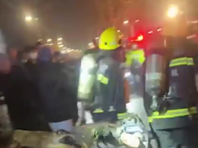 杭州一处屋苑发生火灾致1死4伤，警方称是刑事案件。