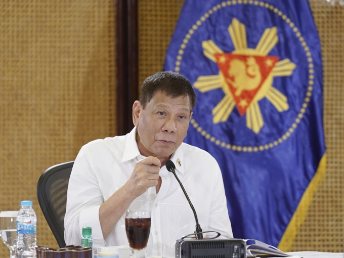 菲律賓憲法規定總統不能連任，杜特爾特改為參與副總統。AP資料圖片