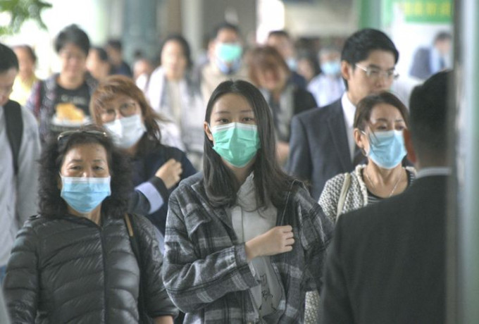 潘烈文指病毒目前是全球大流行，相信病毒很大可能會繼續肆虐一段長時間。 資料圖片