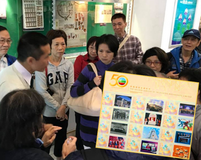 邮局职员被市民围起来，要求解释安排。网民Chu Yiu Fai图片/资料图片
