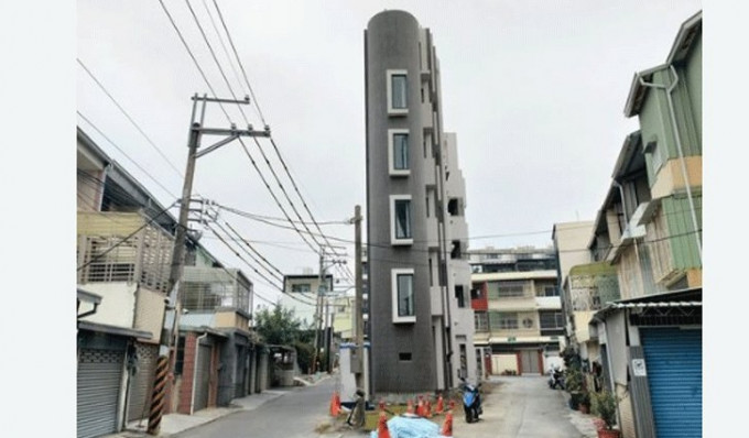 台南的「紙片屋」引起網友好奇。