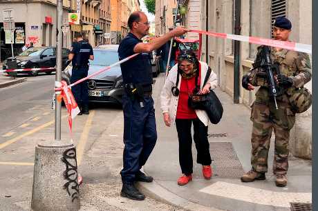 發生爆炸的地點位於里昂市中心的行人地區。AP