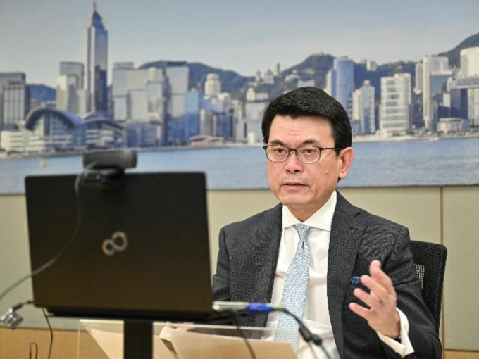 邱騰華向加拿大商界介紹香港的最新發展和營商優勢。政府圖片