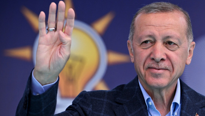 土耳其總統埃爾多安選前一天在伊斯坦堡拉票。 路透社