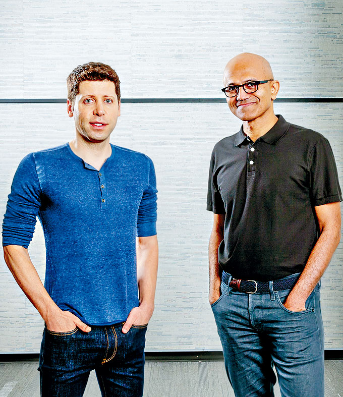 微软行政总裁纳德拉(右)与OpenAI行政总裁奥特曼。