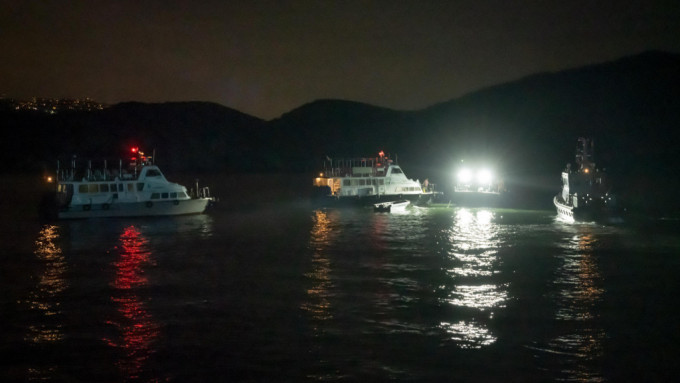 海事处警方渔护署联合行动 打击渔船不当使用大光灯。海事处图片