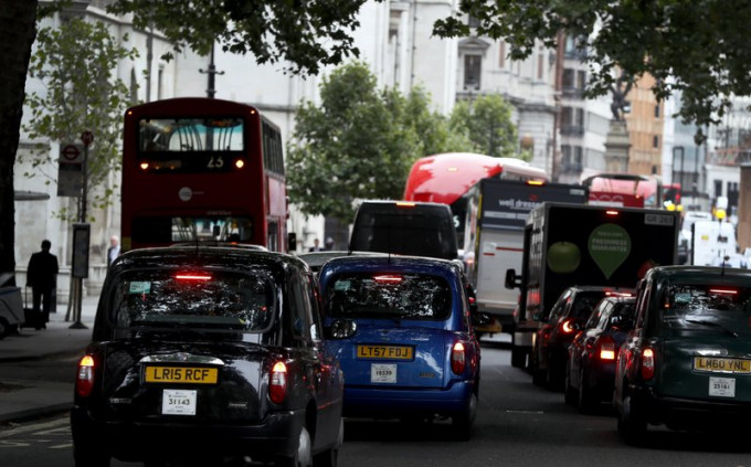 倫敦下周起對高污染車輛徵收毒氣費。網上圖片