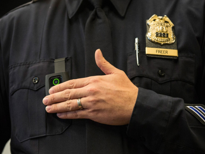 紐約市警察將在年底前，全面實施配備隨身攝錄機。（網圖）