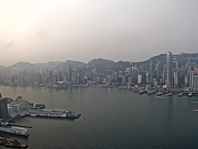 预测今日有几阵骤雨。天文台图片