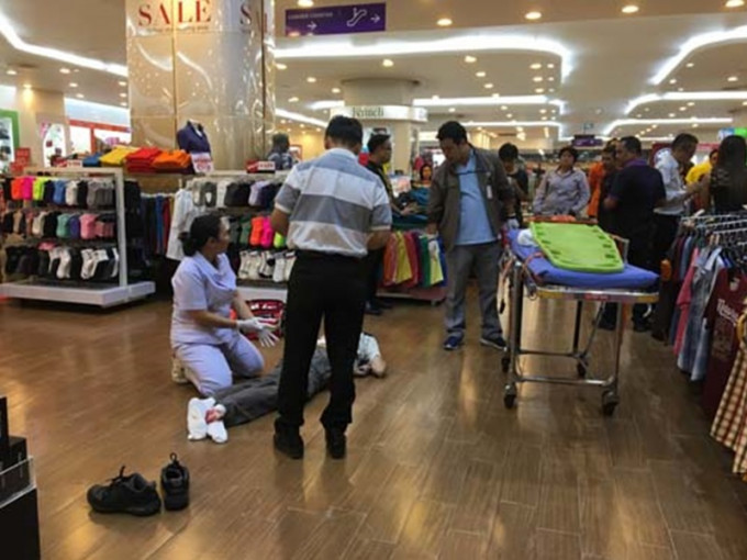 男子從商場高處墮下傷重死亡。圖片：udnbkk