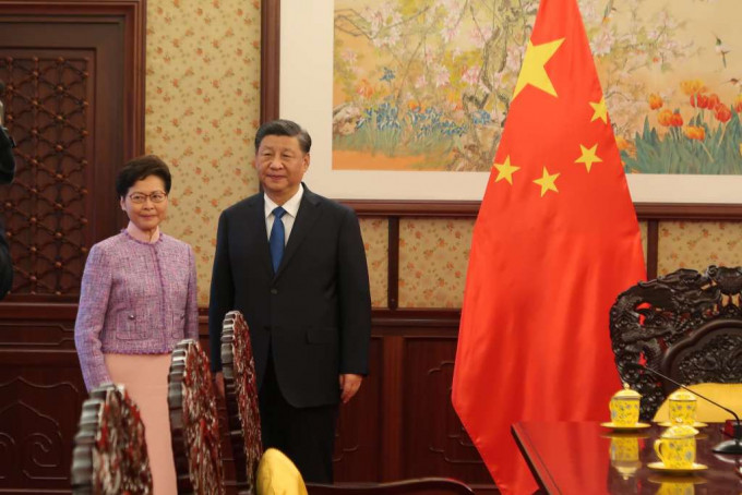 林鄭月娥上京向國家主席習近平和國務院總理李克強述職。