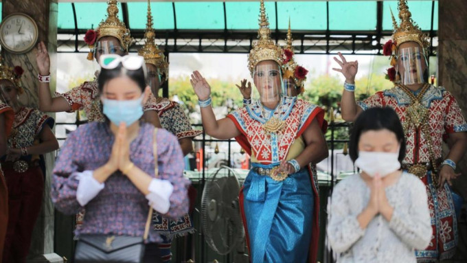 泰国全境明日将取消口罩令。资料图片