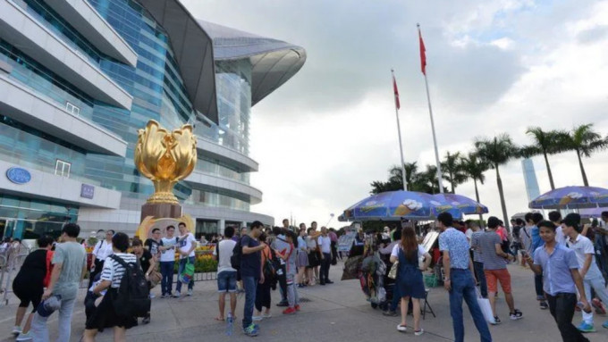 今年國慶黃金周內地來港旅行團較去年增加20%。資料圖片