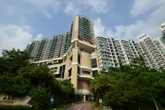 荃湾朗逸峰海景3房获承接，原业主持货7年赚近6成。