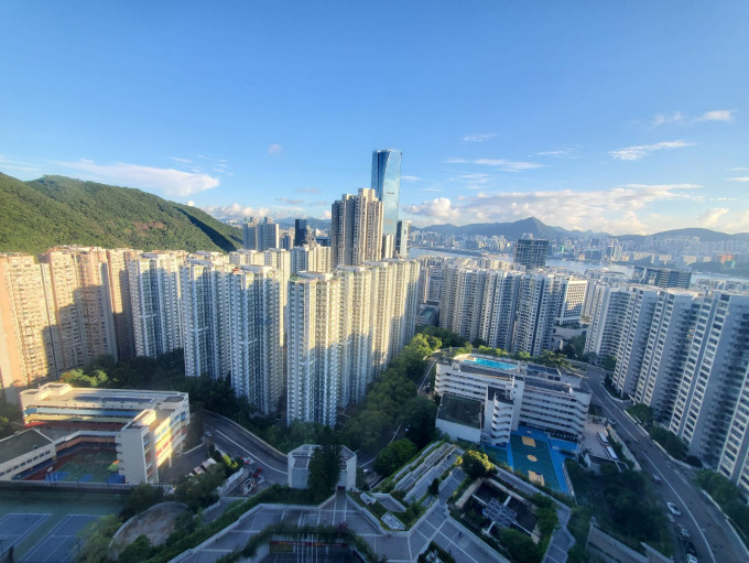 單位享開揚市景及遠海景。