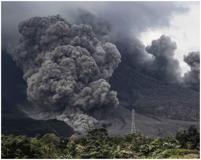 火山灰已达120毫米。网图