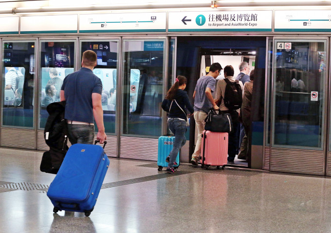 機場快線明早9時起只停香港站及機場站。資料圖片