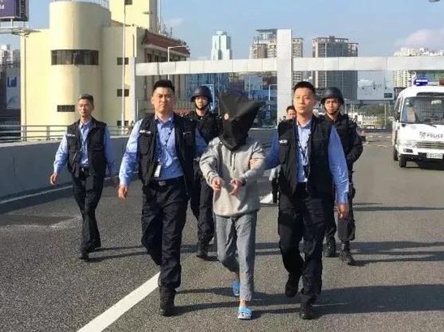 深港警方聯手成功拘捕26歲蔡姓本地疑犯，並繳獲3隻被搶名錶。網上圖片