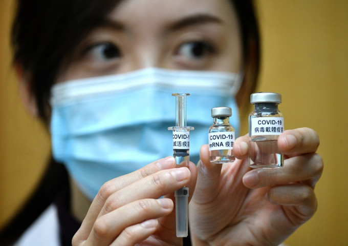 港大医学院发表调查报告指，市民接种新冠疫苗意愿较去年下半年比率下跌约一成半。资料图片