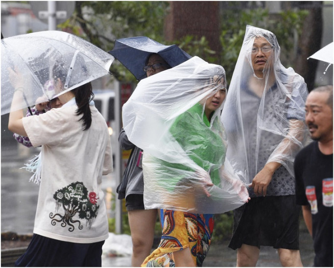 鹿儿岛县一小时雨量达120毫米，打破50年纪录 。AP