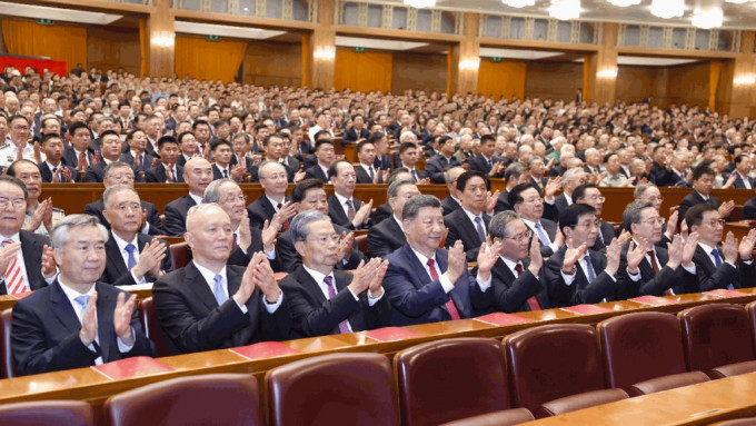 多名国家领导人及元老现身国庆75周年音乐会。（新华社）