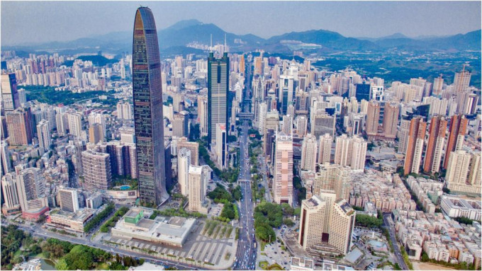報告指城市群崛起有助推動中國經濟增長。圖為深圳市。資料圖片