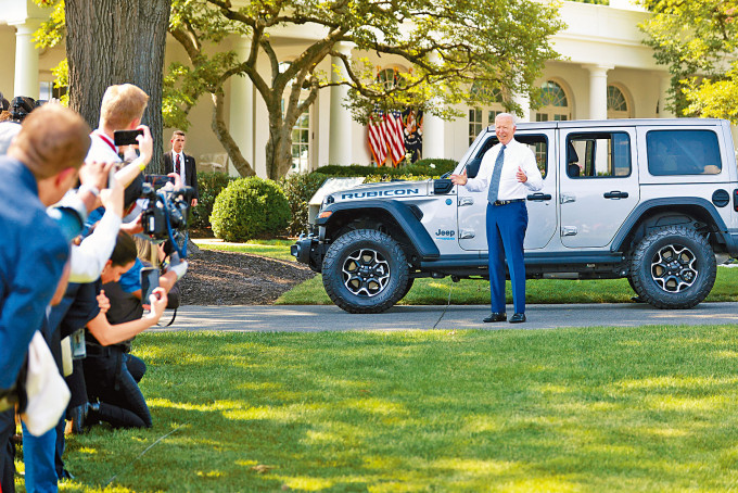 ■拜登周四在白宫主持洁净能源汽车活动。