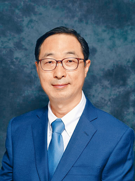■嶺大經濟系教授魏向東，將於明年三月接任考評局秘書長。
