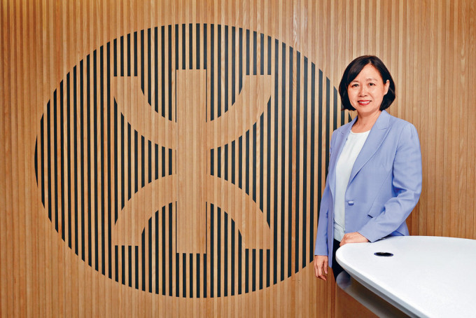 港铁公司常务总监–香港客运服务杨美珍接受《星岛》专访时表示，港铁扎根香港45年，未来会积极推进铁路新项目。